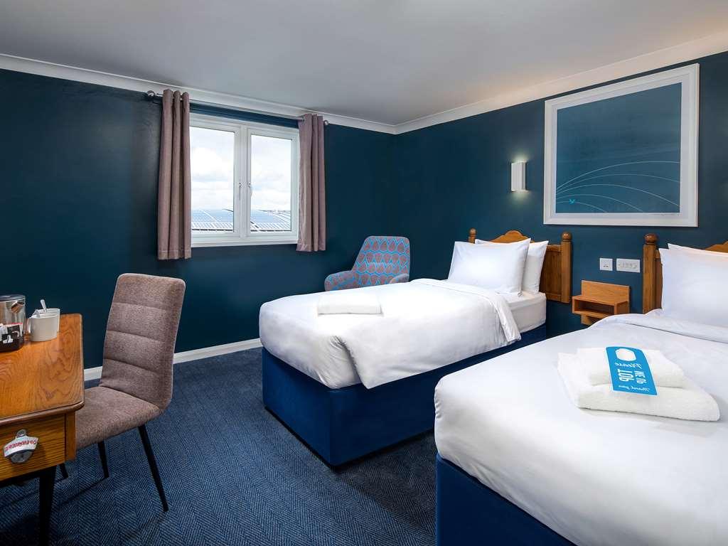 Travelodge Chester Warrington Road Room photo