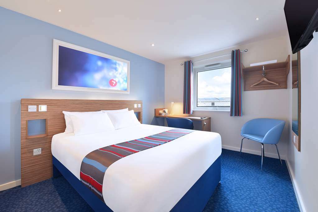 Travelodge Chester Warrington Road Room photo