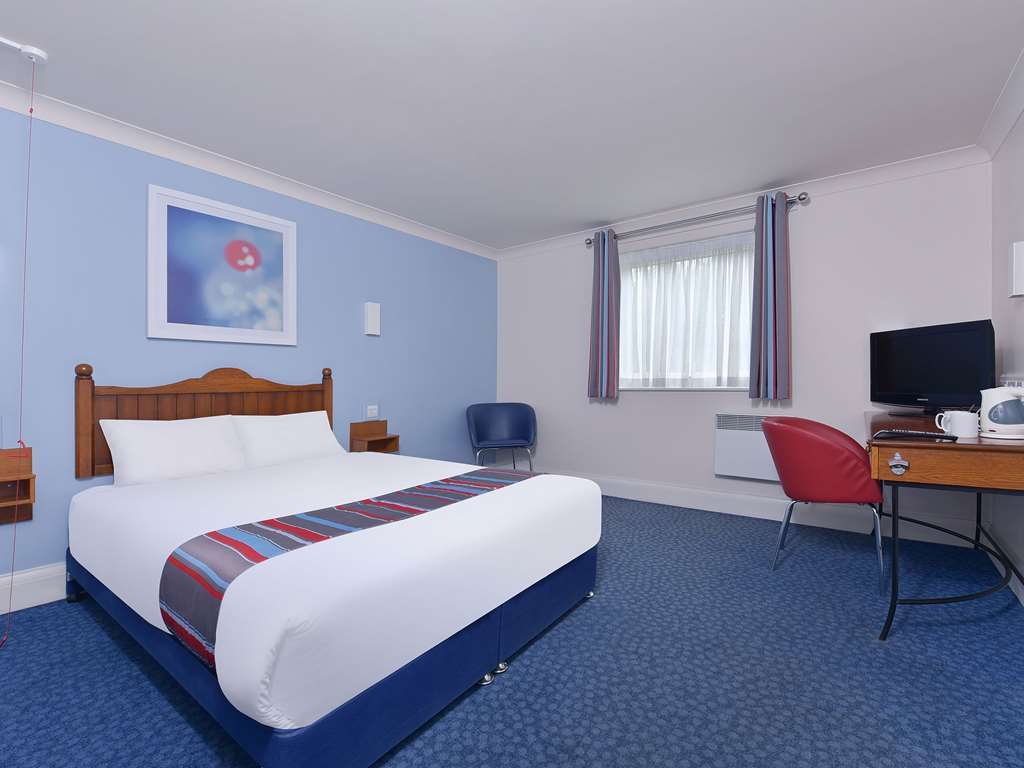Travelodge Chester Warrington Road Room photo